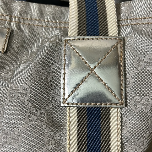 Gucci GG Silver Nylon open tote bag with green,blue,cream nylon stripes - Picture 9 of 17